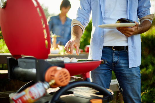 10 Tips for Hosting the Ultimate At-Home Tailgate Party